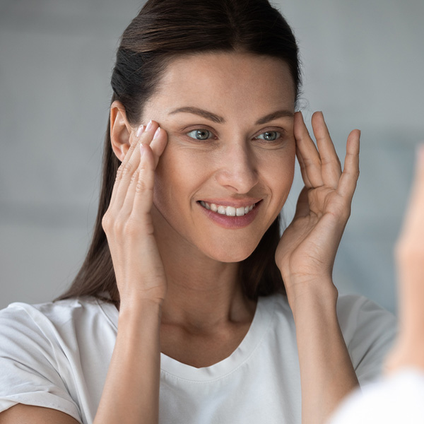Wrinkle-Reduction-1217416367